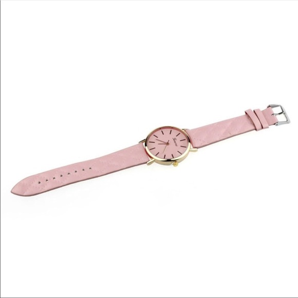 SOLD Geneva checkered strap watch - Picture 7 of 8